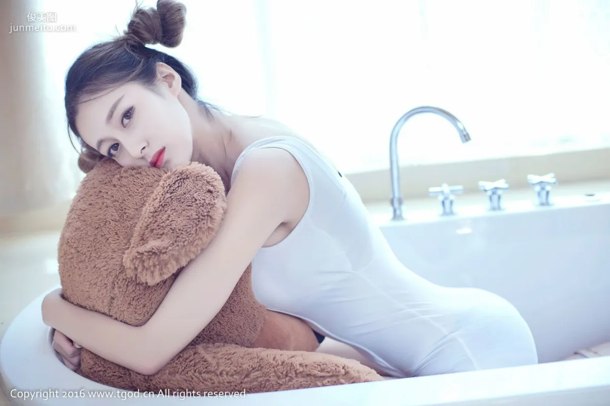 Geng Jing "Water-Snake Waist, Round and Full Curves, a True Goddess" [TGOD] Photo Set photo 40