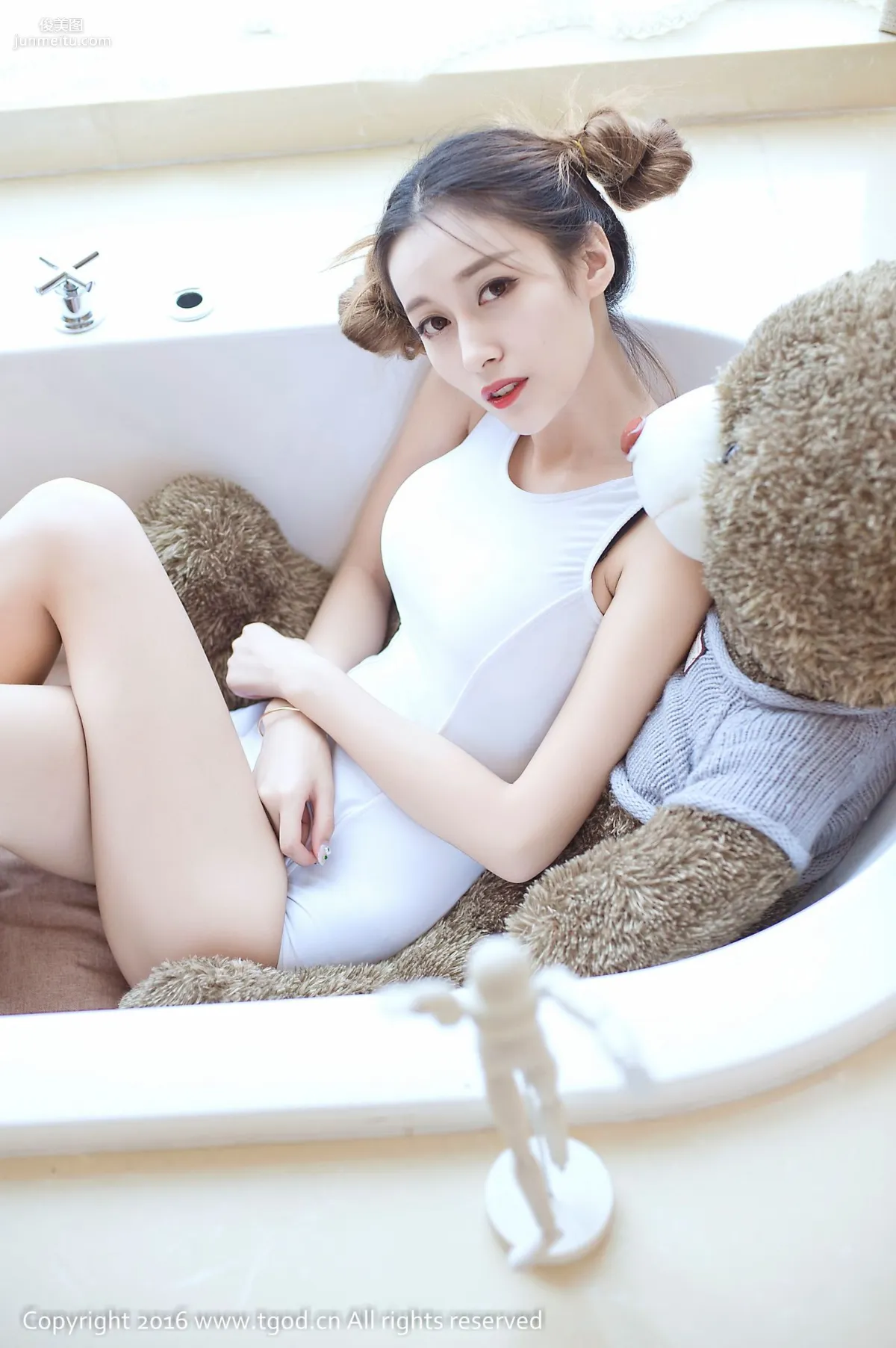 Geng Jing "Water-Snake Waist, Round and Full Curves, a True Goddess" [TGOD] Photo Set photo 49