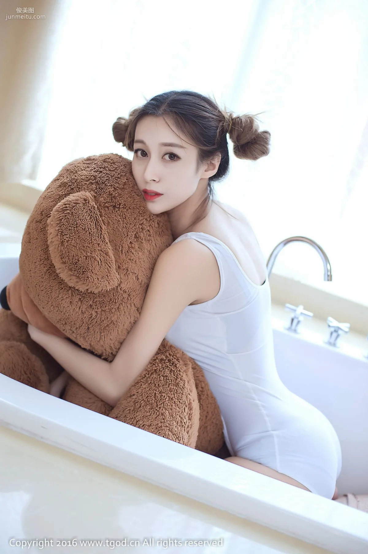 Geng Jing "Water-Snake Waist, Round and Full Curves, a True Goddess" [TGOD] Photo Set photo 42