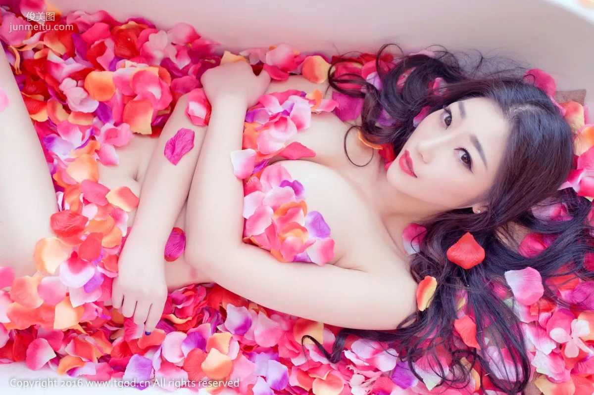 妲己/小柳岩D《花瓣裹身浴缸秀》 [推女神TGOD] 写真集9