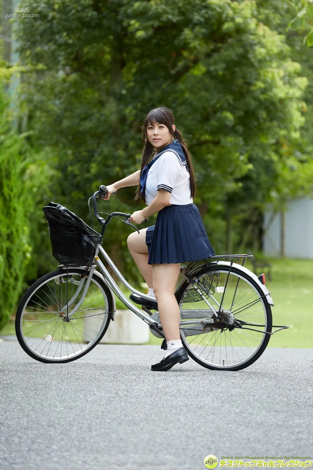 Shiori Tojoh, F-Cup Under the Uniform Completely Knocked Out!! Photo Set [DGC] NO.1346 photo 6