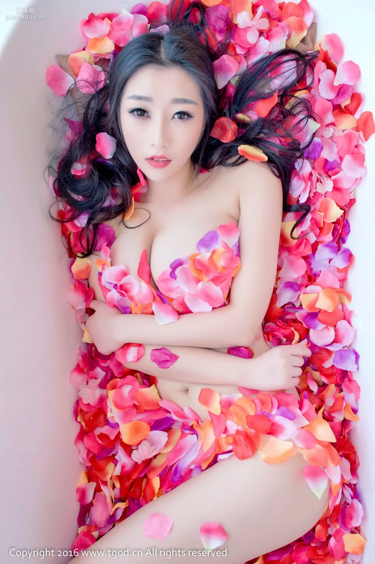 Daji Toxic / Xiao Liu Yan D, Petals Wrapped Around the Body Bathtub Show [TGOD] Photo Set photo 8