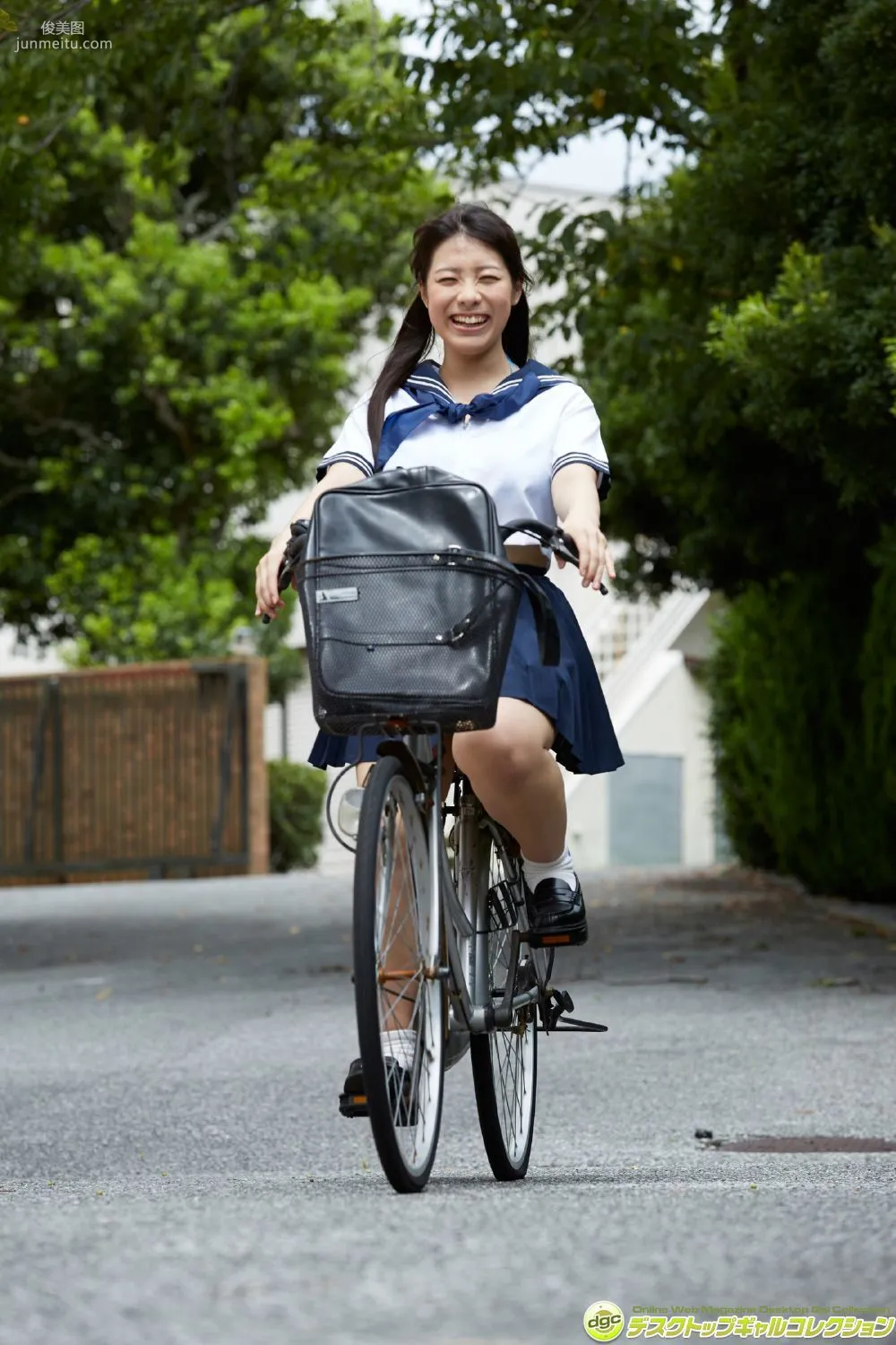 Shiori Tojoh, F-Cup Under the Uniform Completely Knocked Out!! Photo Set [DGC] NO.1346 photo 4