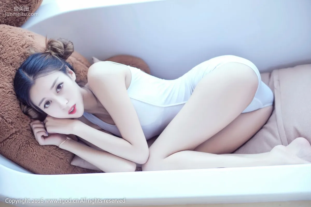 Geng Jing "Water-Snake Waist, Round and Full Curves, a True Goddess" [TGOD] Photo Set photo 43