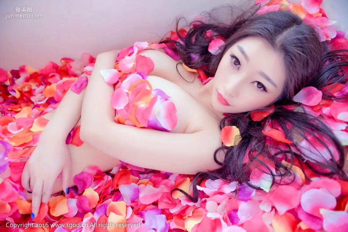 Daji Toxic / Xiao Liu Yan D, Petals Wrapped Around the Body Bathtub Show [TGOD] Photo Set photo 7