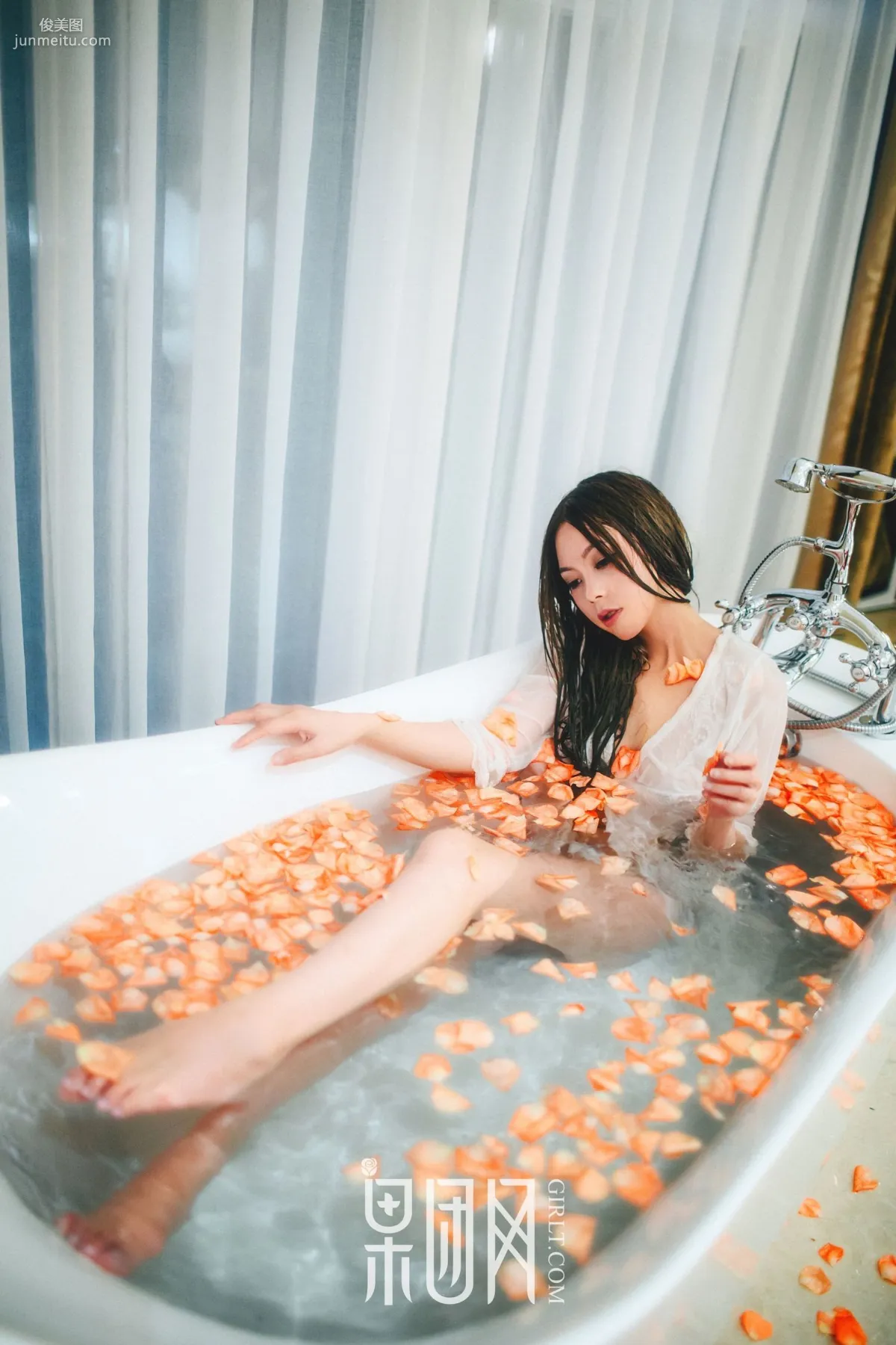 Anne, Girl Waiting Lonely in Her Room [Girlt] No.069 Photo Set photo 46