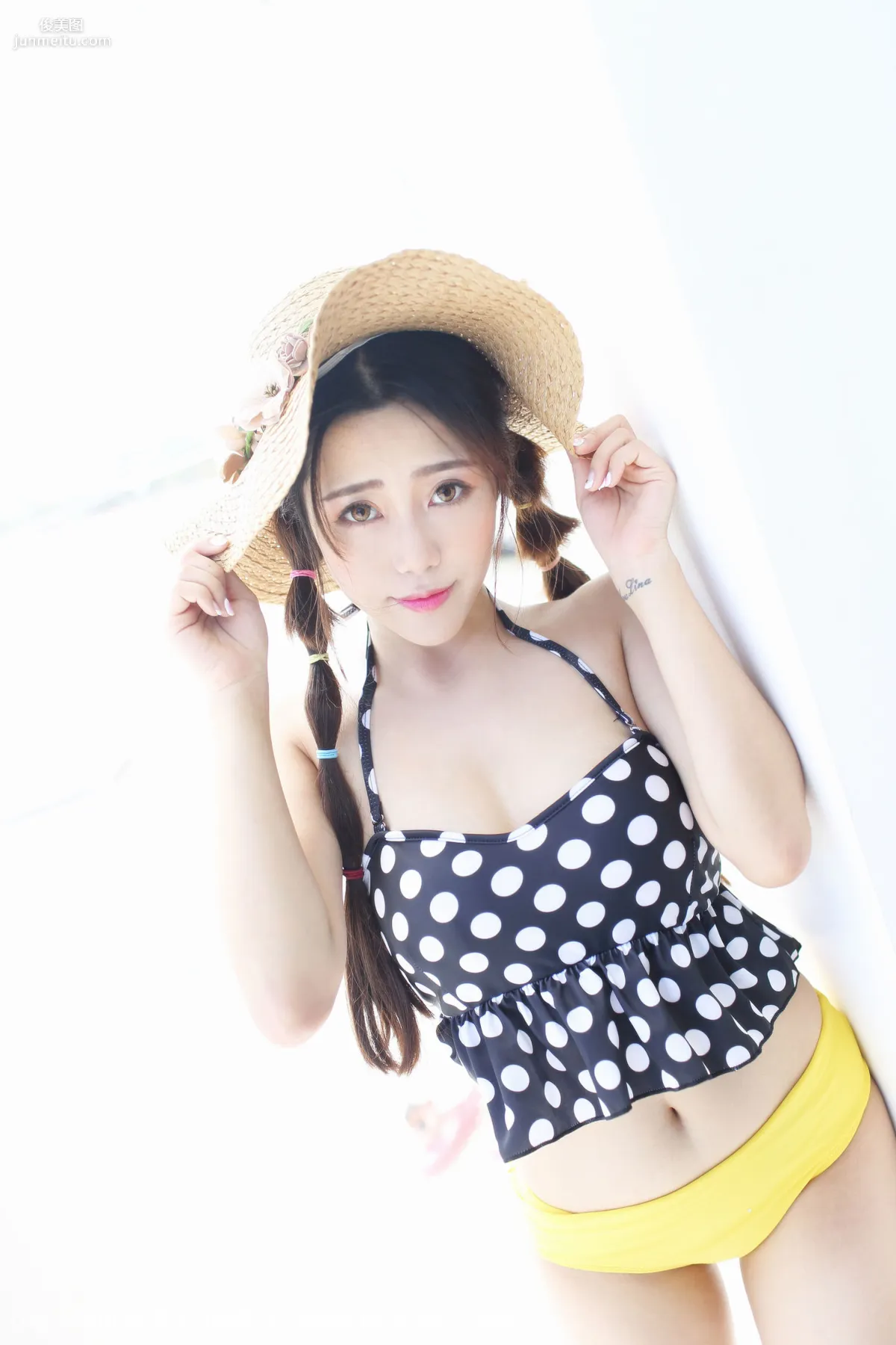 Dou Douliang Youlina, Long Beach Travel Shoot Set 1 [IMISS] VOL.152 Photo Set photo 6