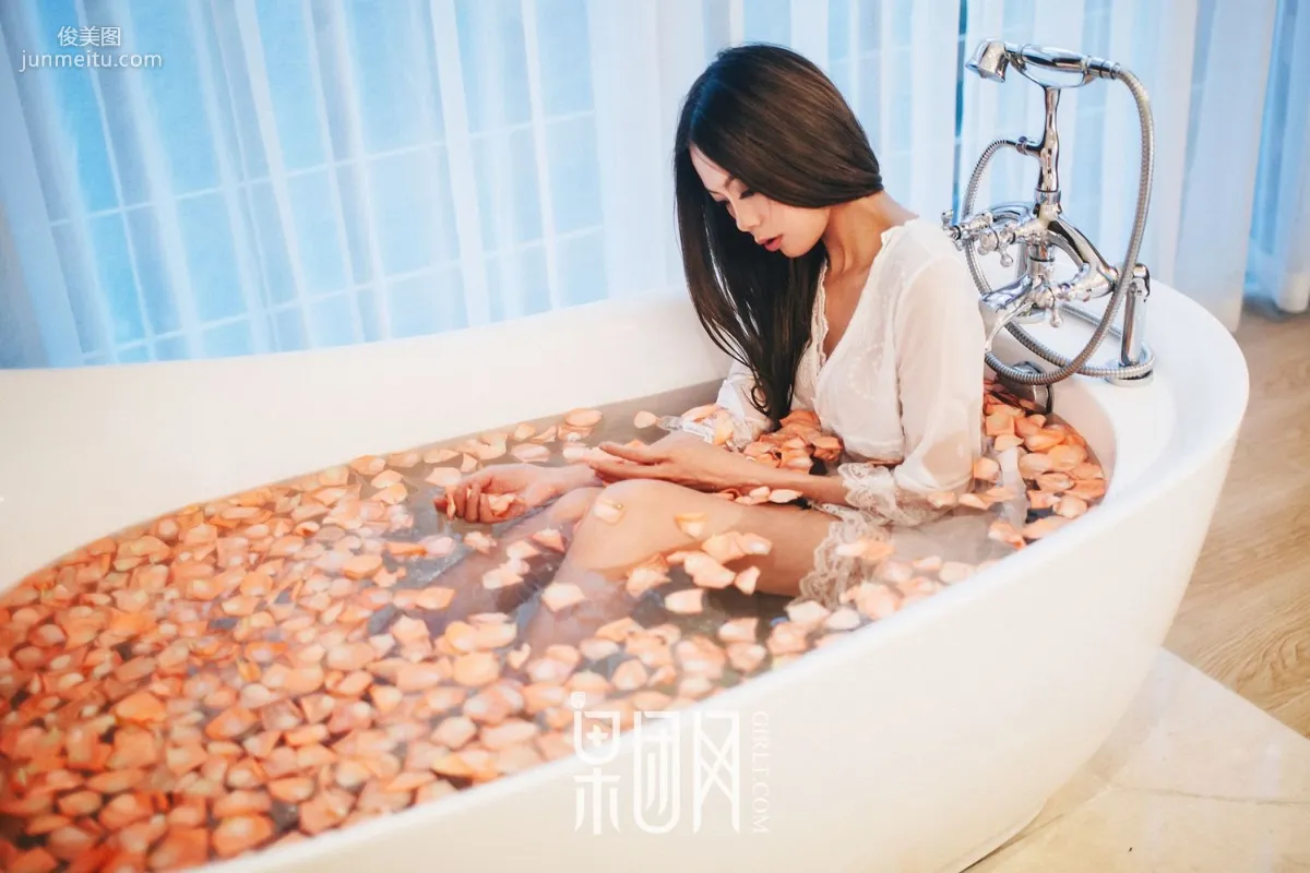 Anne, Girl Waiting Lonely in Her Room [Girlt] No.069 Photo Set photo 25