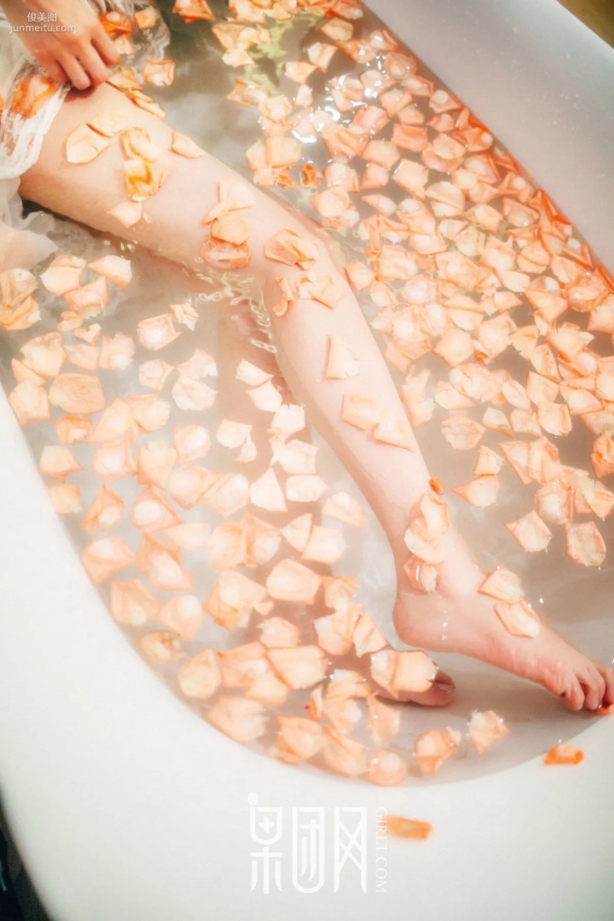Anne, Girl Waiting Lonely in Her Room [Girlt] No.069 Photo Set photo 42