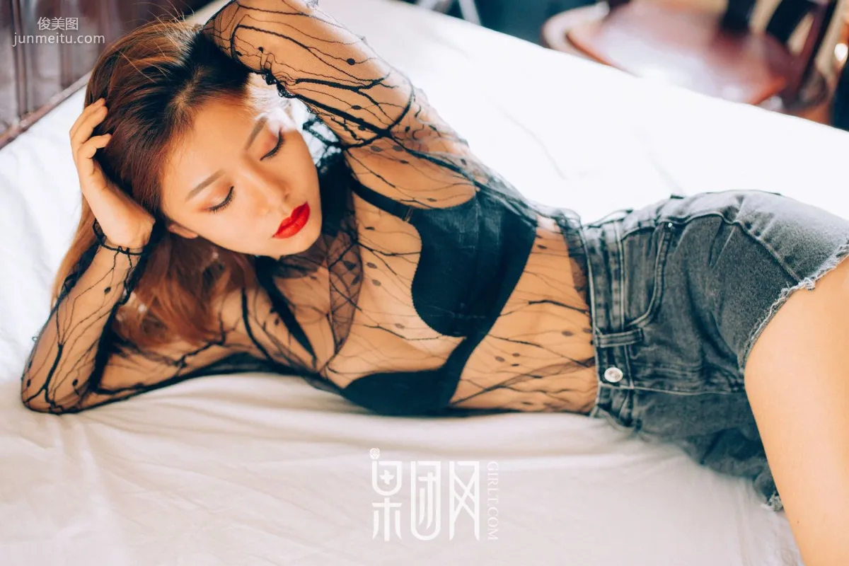 Sexy Girl Breasts and Curves Black Stockings Alluring [Girlt] No.068 Photo Set photo 9