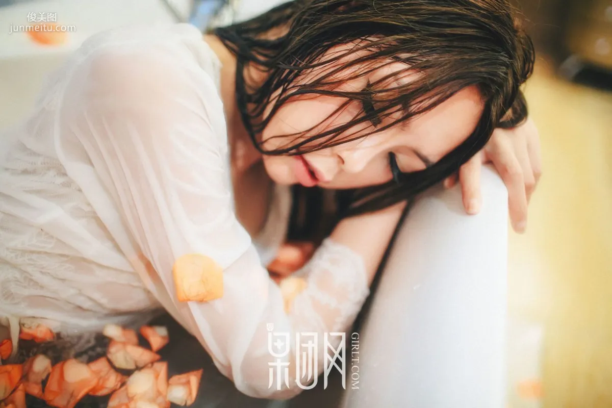 Anne, Girl Waiting Lonely in Her Room [Girlt] No.069 Photo Set photo 41