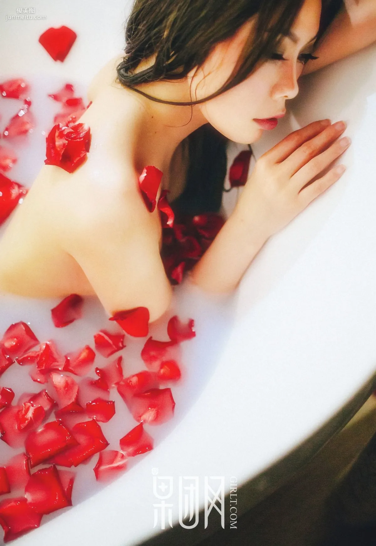 Anne, Girl Waiting Lonely in Her Room [Girlt] No.069 Photo Set photo 52