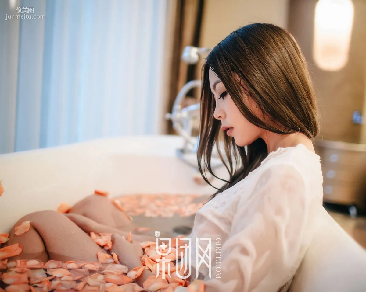 Anne, Girl Waiting Lonely in Her Room [Girlt] No.069 Photo Set photo 33