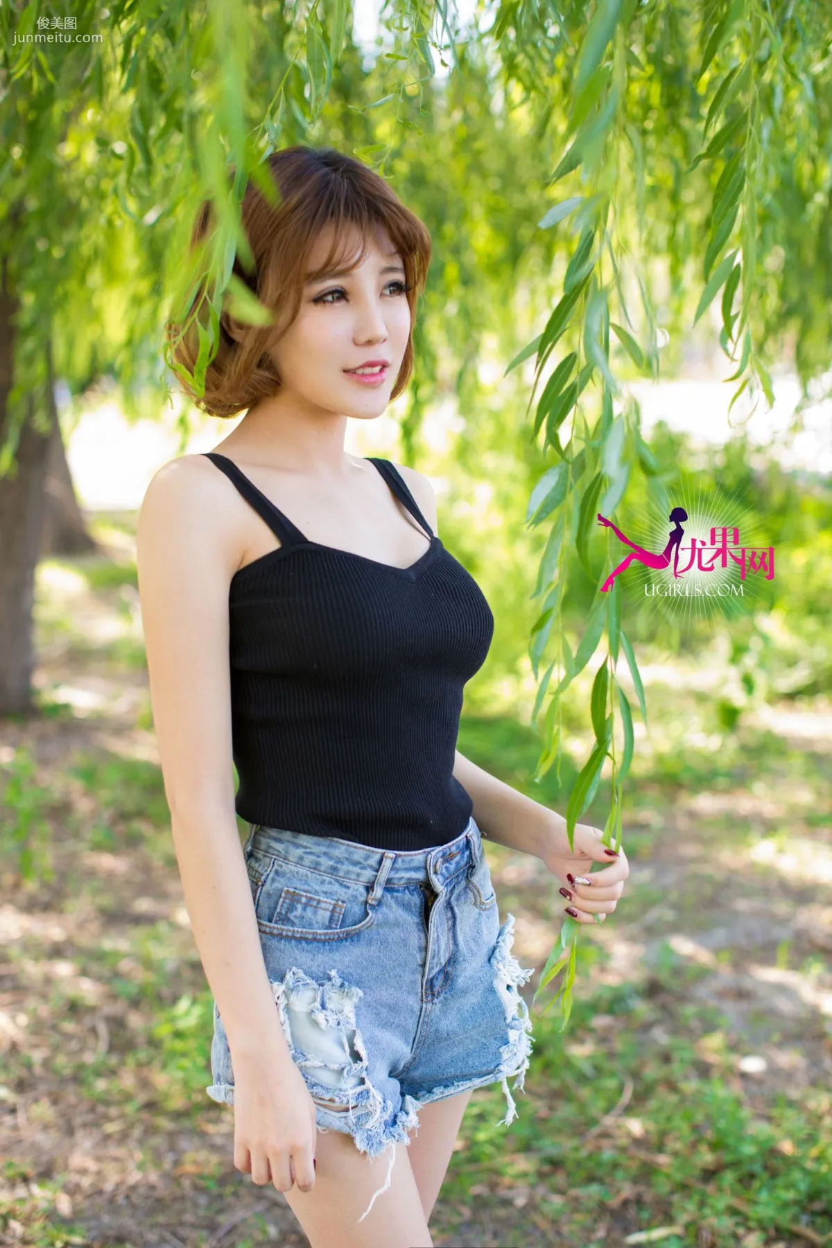 Alin《阳光边缘 明媚笑脸》写真集 [尤果网Ugirls] U100 1