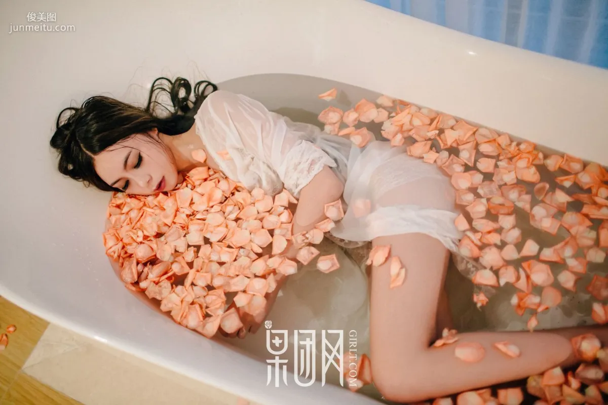 Anne, Girl Waiting Lonely in Her Room [Girlt] No.069 Photo Set photo 38