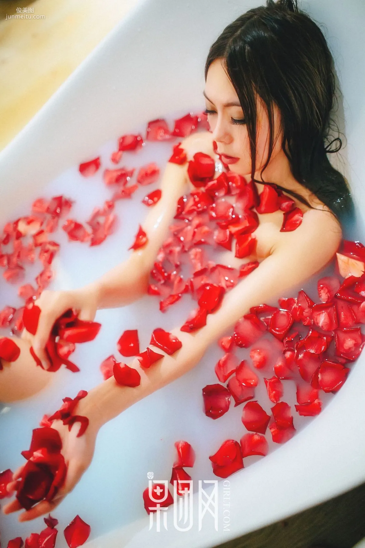 Anne, Girl Waiting Lonely in Her Room [Girlt] No.069 Photo Set photo 51