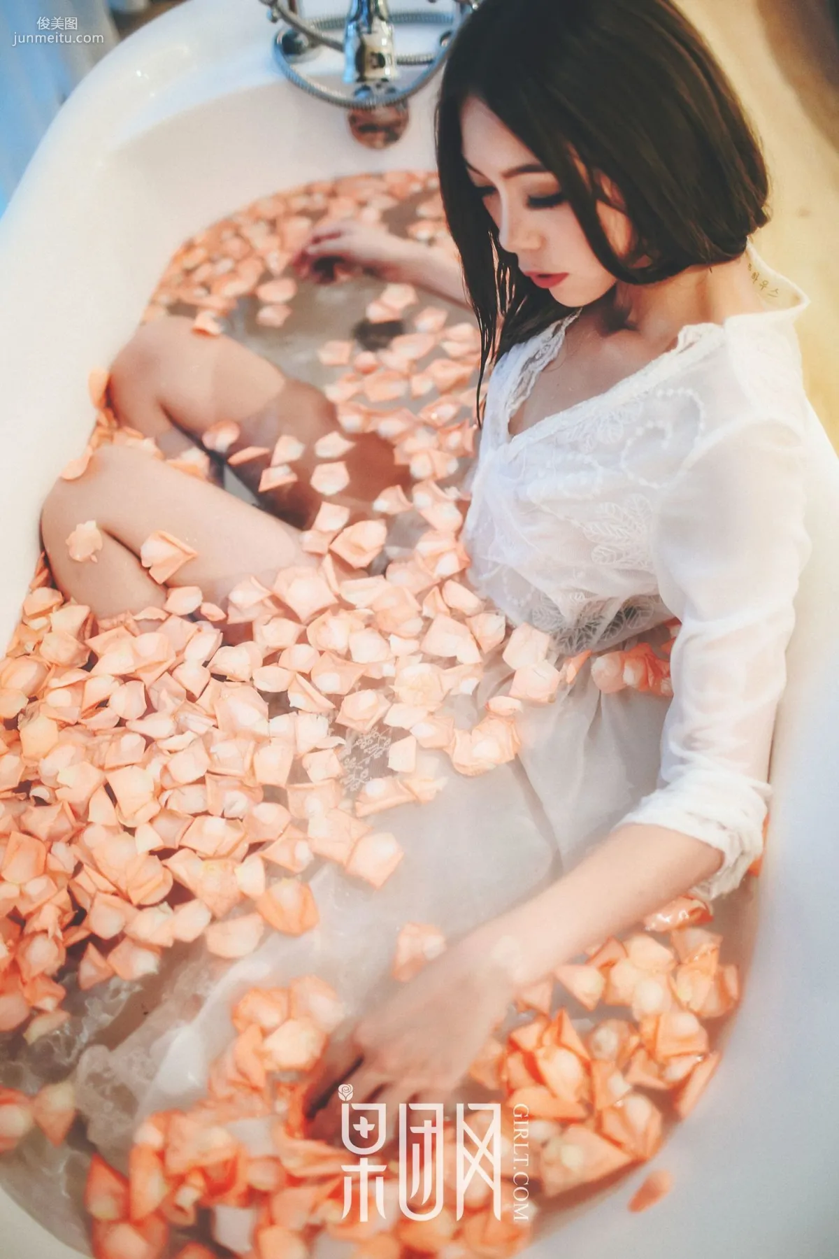 Anne, Girl Waiting Lonely in Her Room [Girlt] No.069 Photo Set photo 31