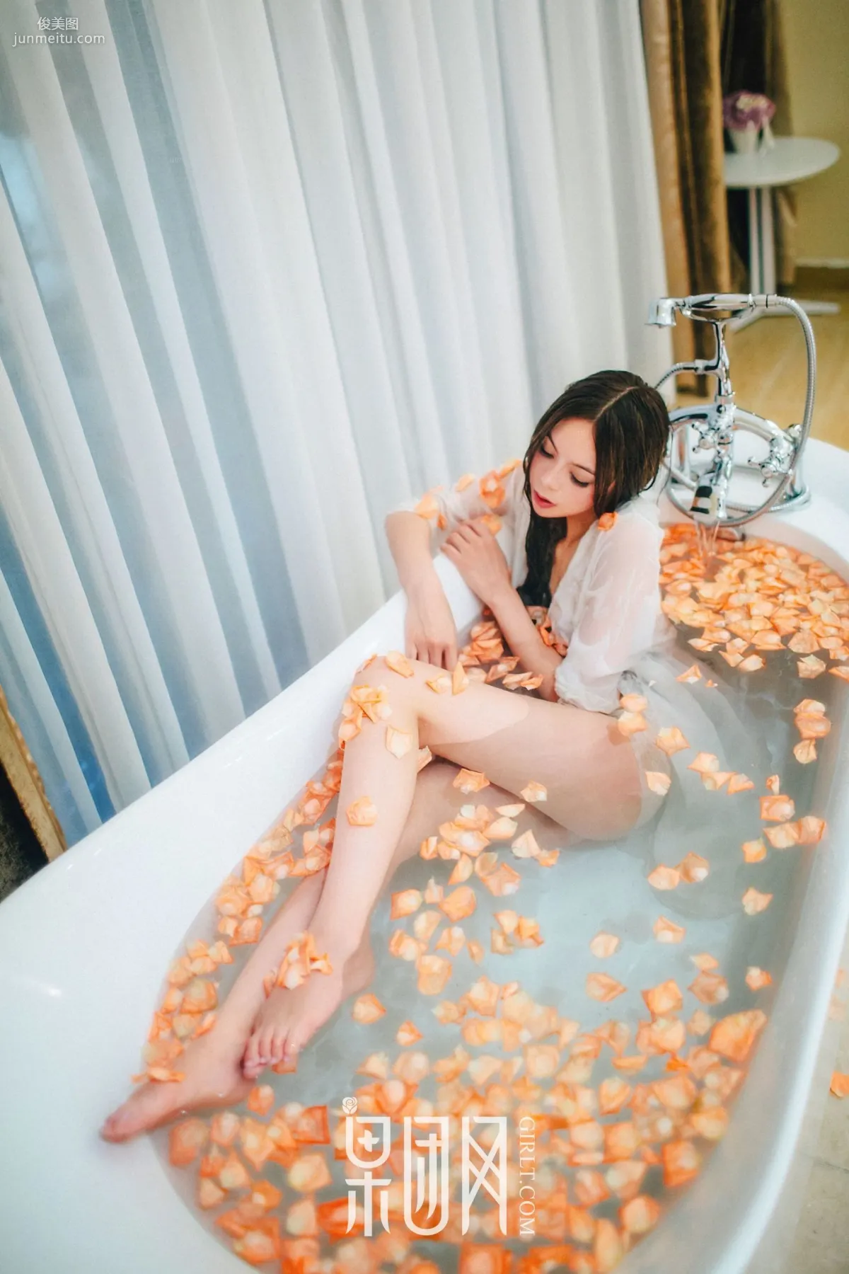 Anne, Girl Waiting Lonely in Her Room [Girlt] No.069 Photo Set photo 47