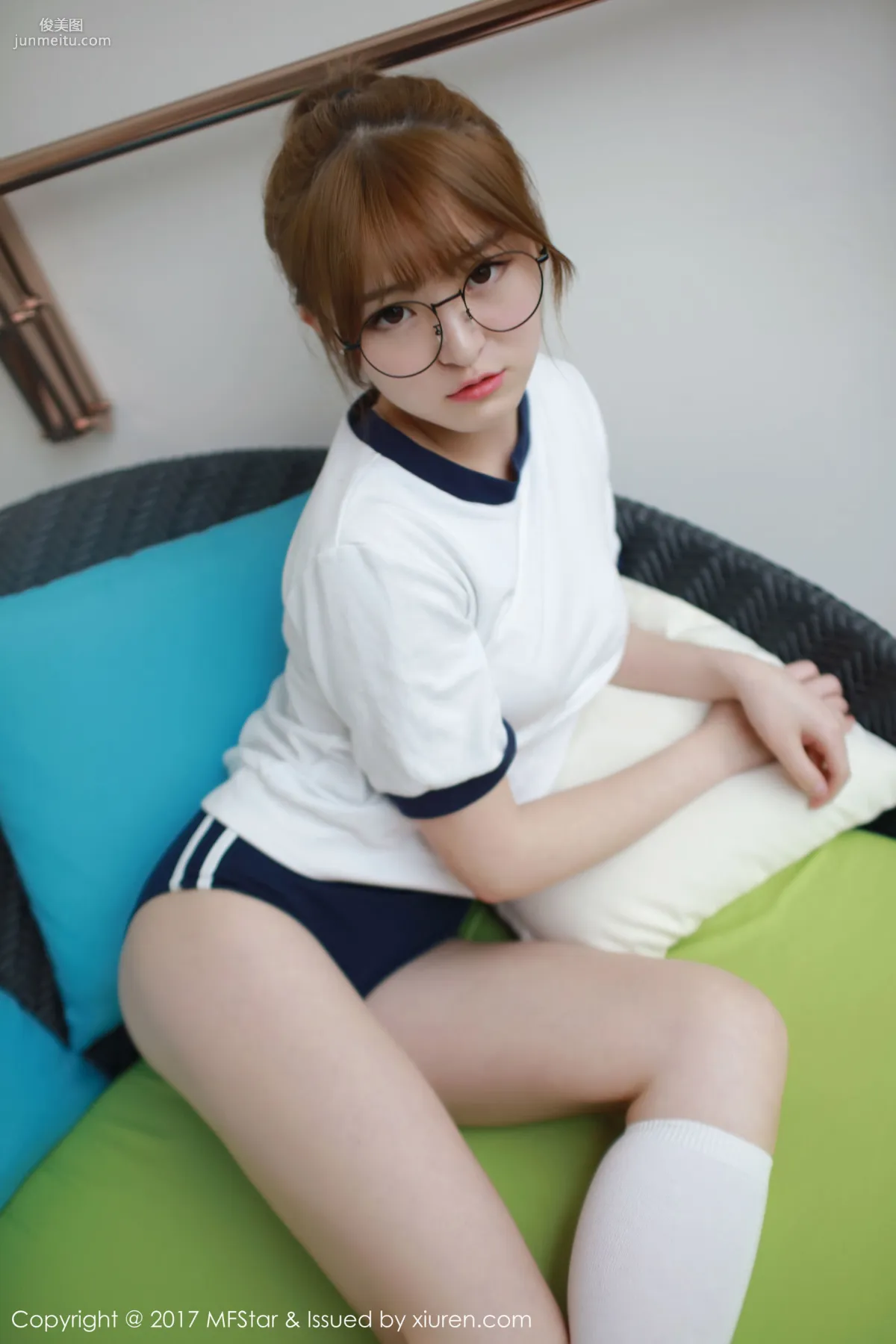 Yi Xiaoqi MoMo Sports Outfit + Glasses OL [MFStar] Vol.090 Photo Set photo 5