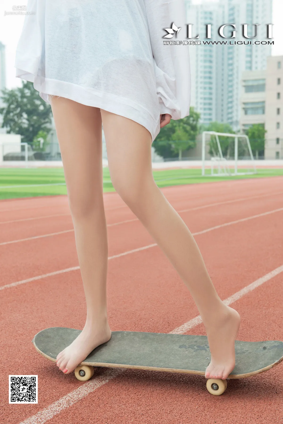 筱筱《滑板女神》 [丽柜贵足LIGUI] 丝足写真集14