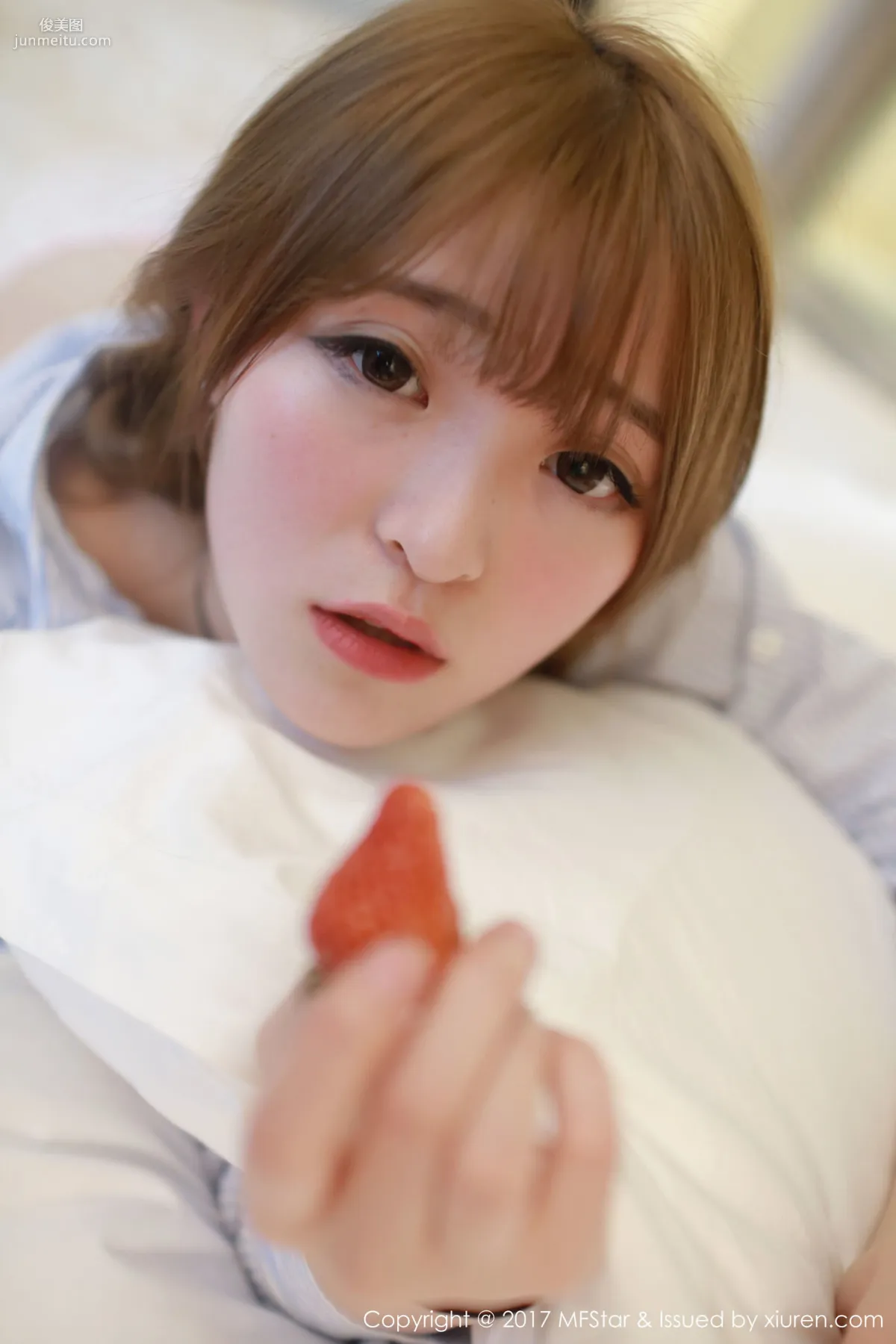 Yi Xiaoqi MoMo, Strawberry Underwear + Shirt Series [MFStar] Vol.096 Photo Set photo 45