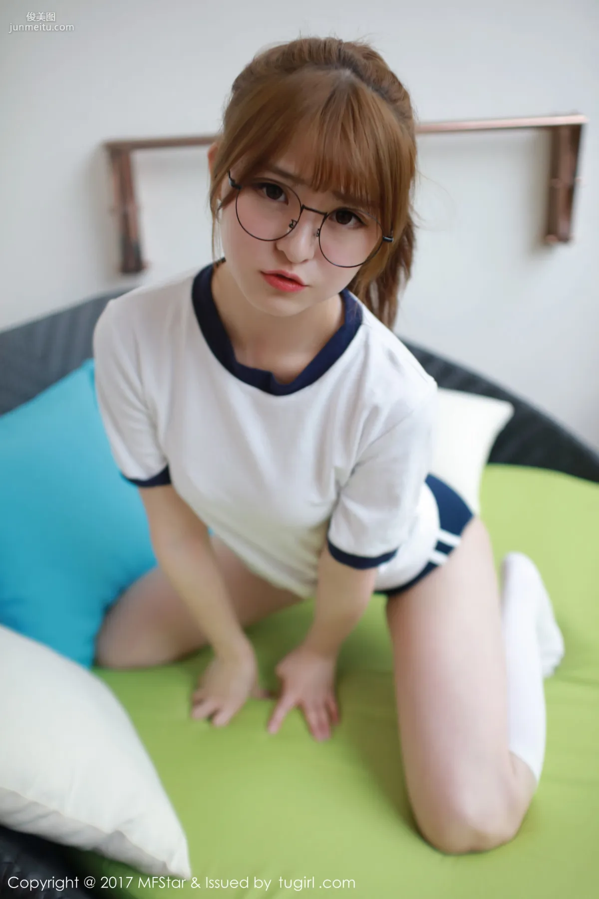 Yi Xiaoqi MoMo Sports Outfit + Glasses OL [MFStar] Vol.090 Photo Set photo 12
