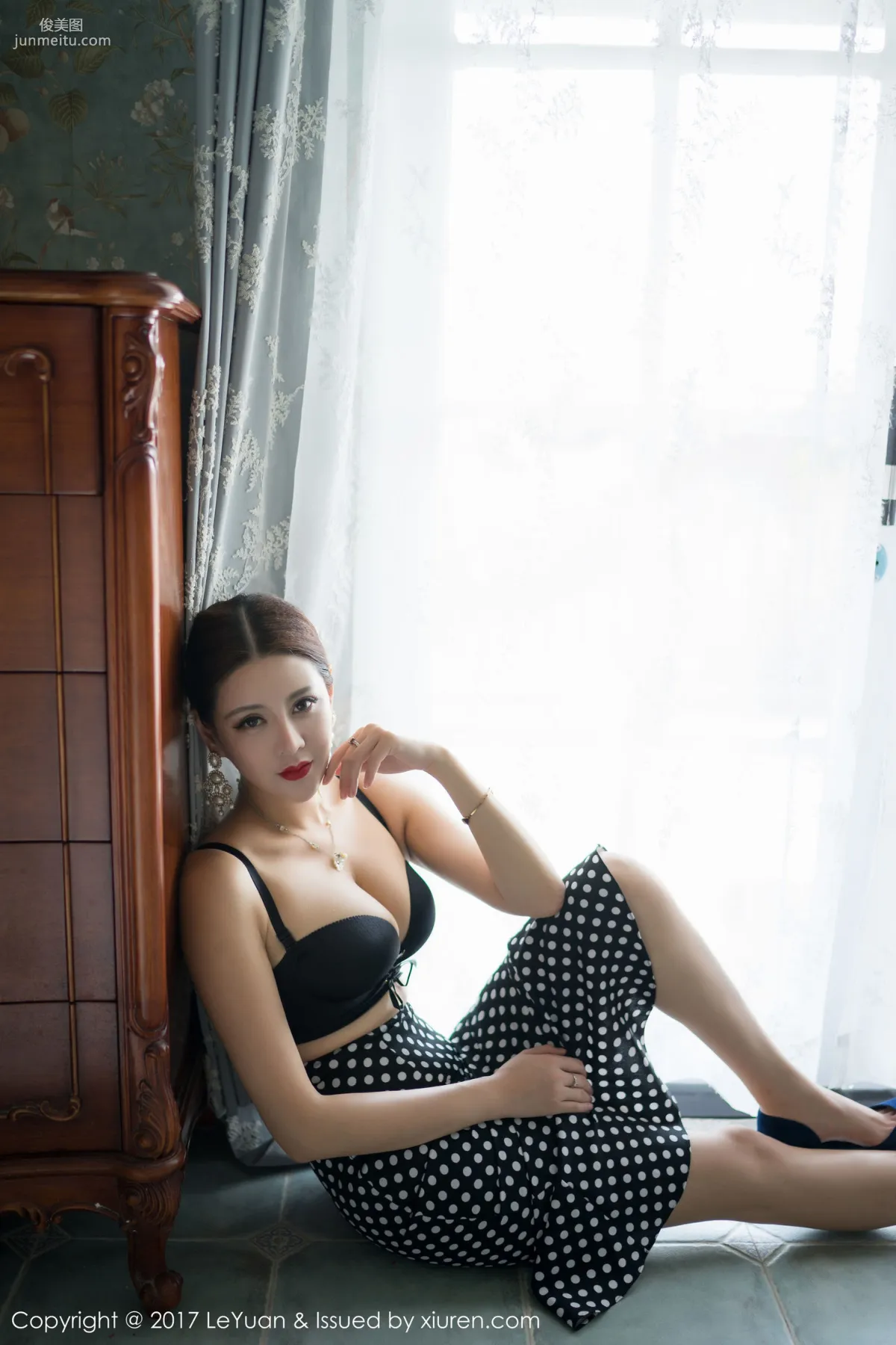 Mei Xizi Amazing Figure, a Pair of Jade Rabbits Ready to Pop Out [LeYuan] VOL.041 Photo Set photo 1