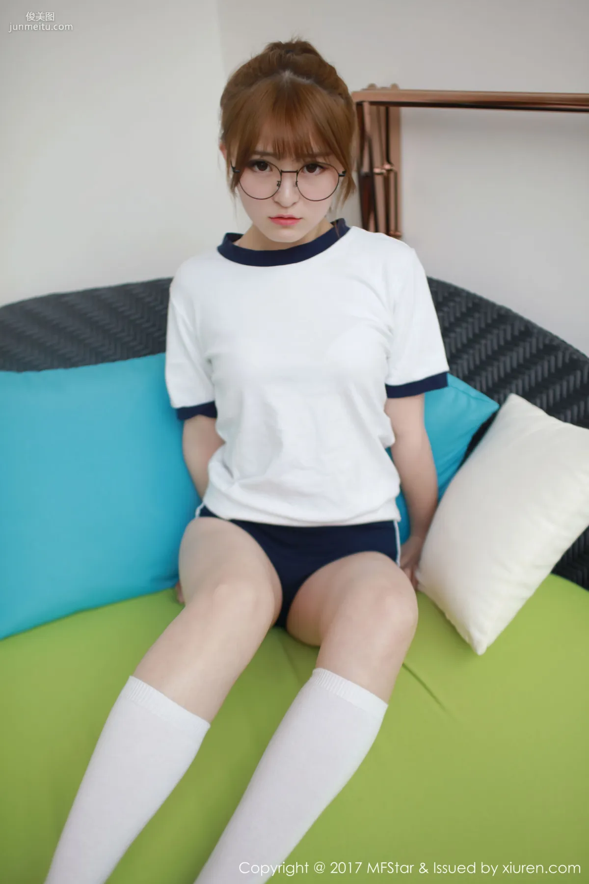 Yi Xiaoqi MoMo Sports Outfit + Glasses OL [MFStar] Vol.090 Photo Set photo 7