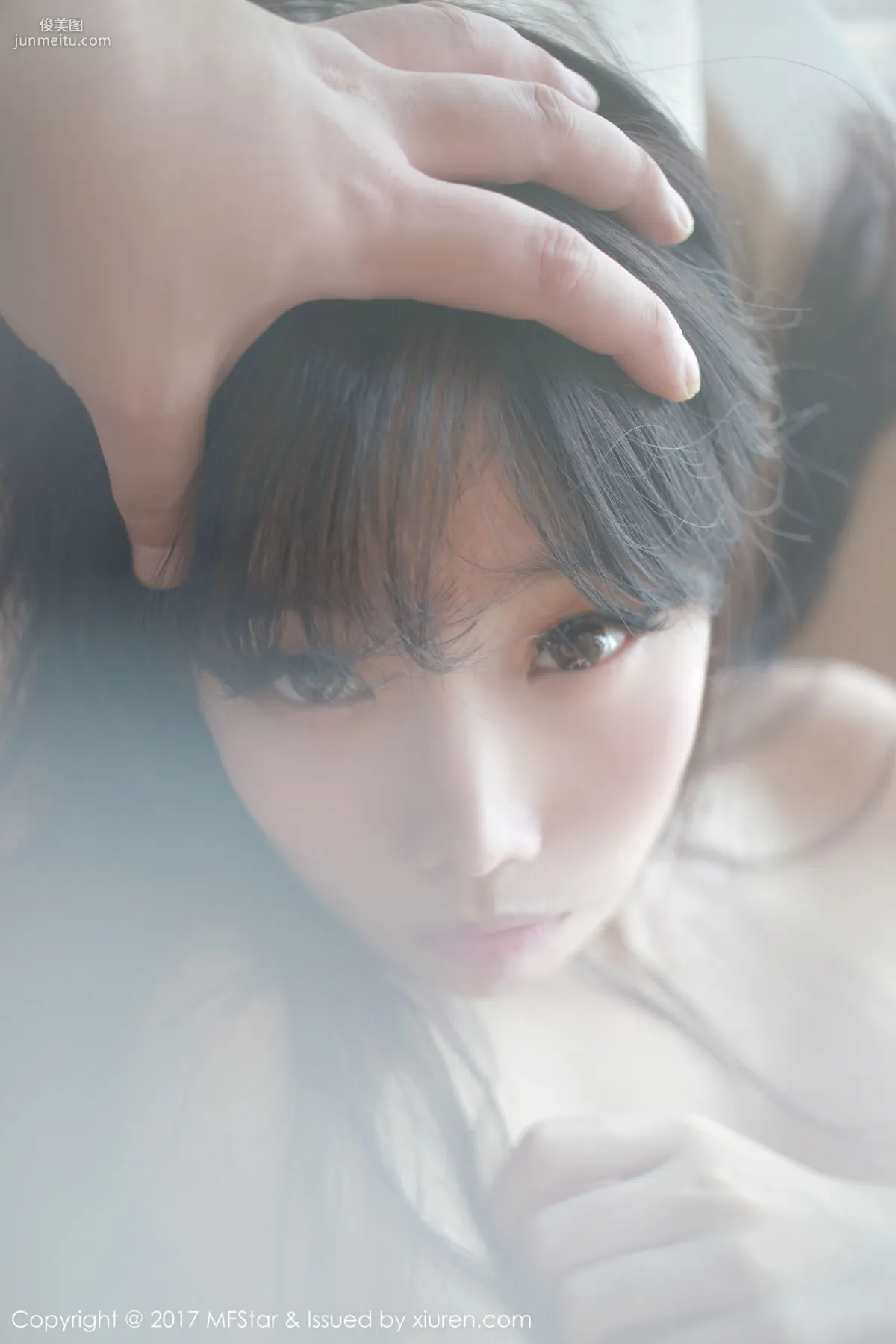 草莓兔兔《雪白肌肤的少女胴体》 [模范学院MFStar] Vol.083 写真集2