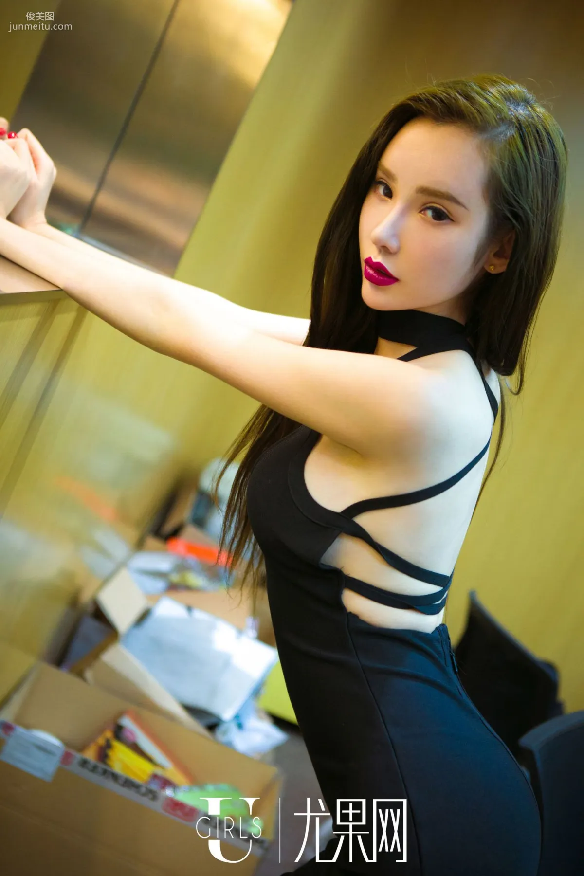 [Ugirls] U217 Meng Qiqi 'The Goddess Who Broke Through the Dimensional Wall' Photo Set photo 19