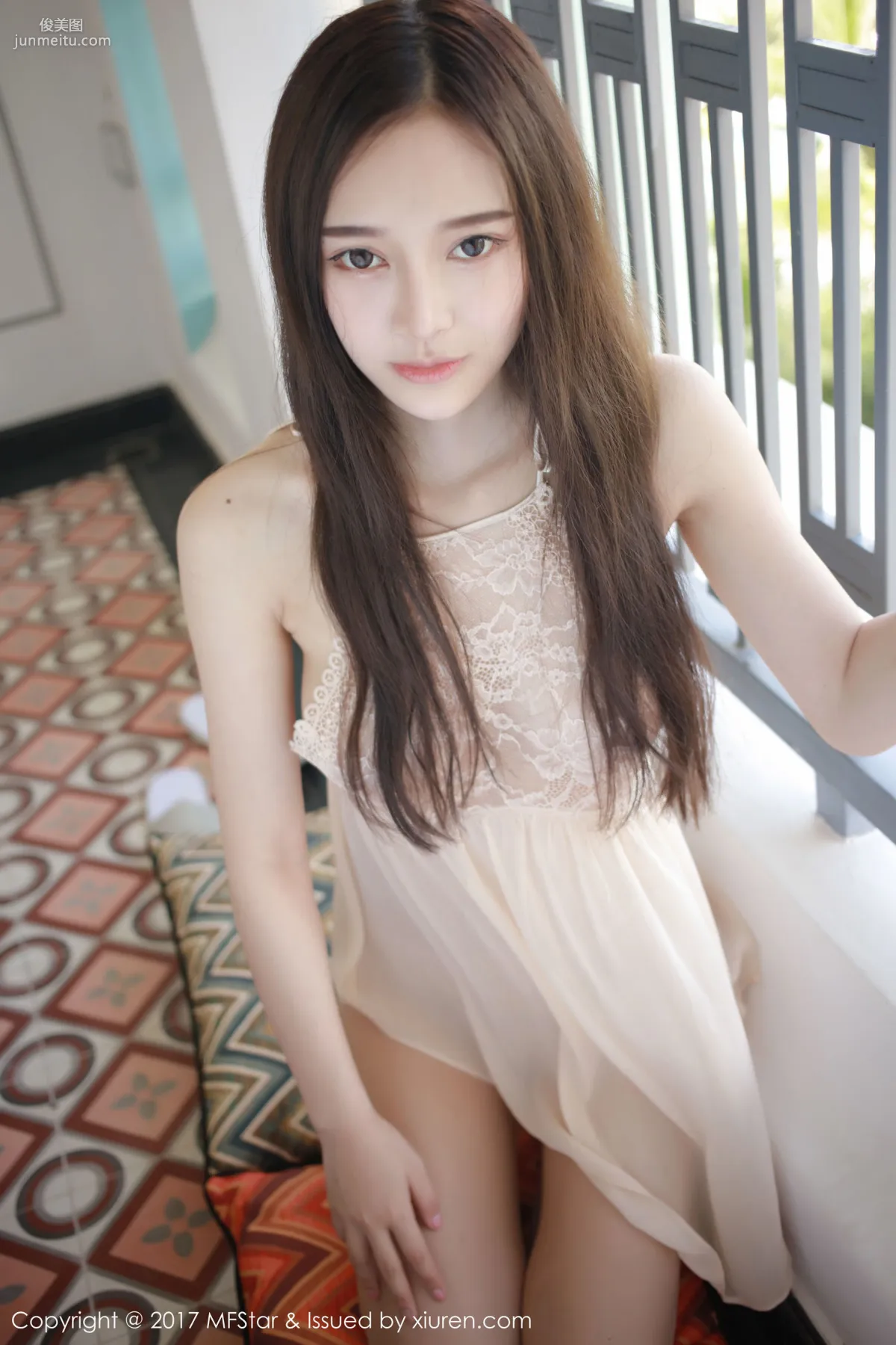 Tang Qier il, Beauty in Lace Dress [MFStar] VOL.101 Photo Set photo 1