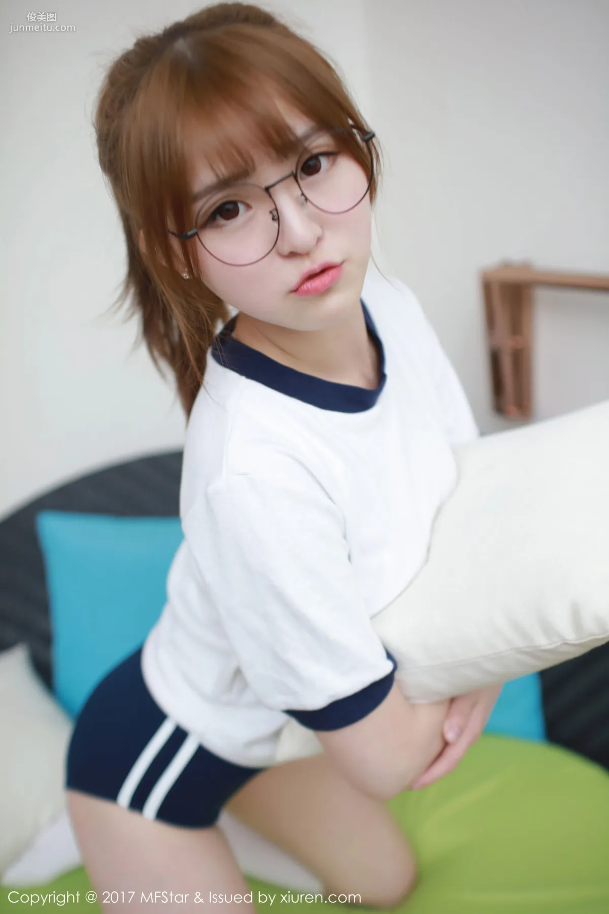 Yi Xiaoqi MoMo Sports Outfit + Glasses OL [MFStar] Vol.090 Photo Set photo 15