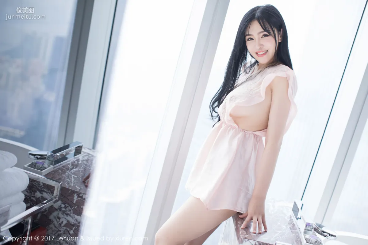 Liu Yuer《Pink Sleepwear + White Stockings Temptation》 [LeYuan] VOL.046 Photo Set photo 22