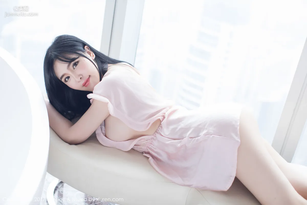 Liu Yuer《Pink Sleepwear + White Stockings Temptation》 [LeYuan] VOL.046 Photo Set photo 10