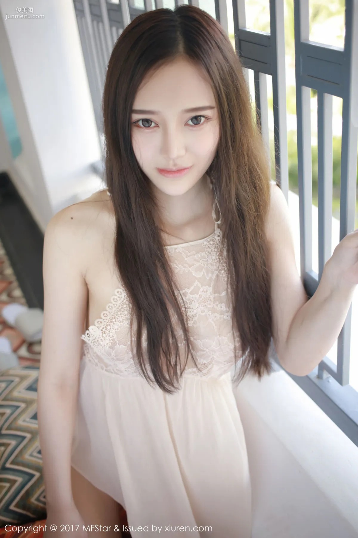 Tang Qier il, Beauty in Lace Dress [MFStar] VOL.101 Photo Set photo 3