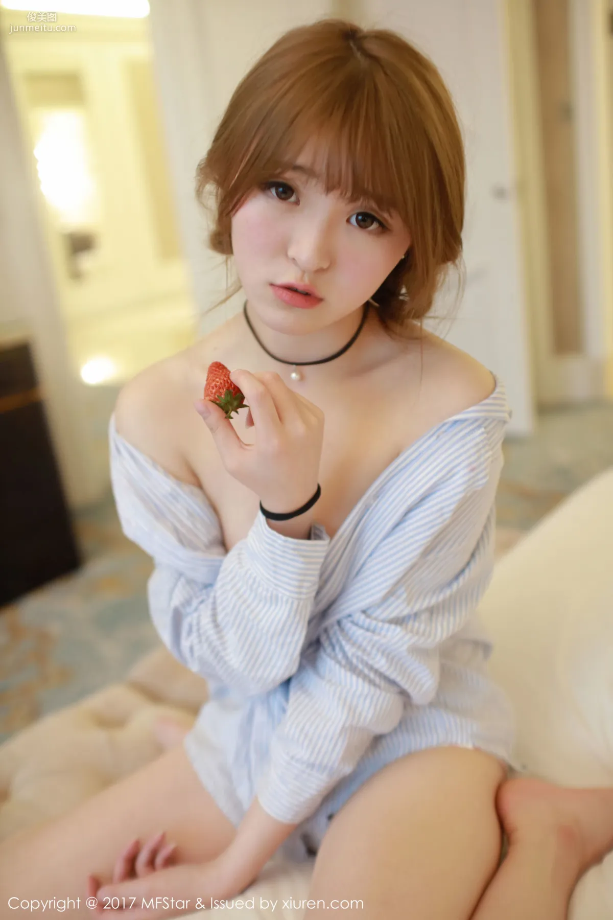 Yi Xiaoqi MoMo, Strawberry Underwear + Shirt Series [MFStar] Vol.096 Photo Set photo 60