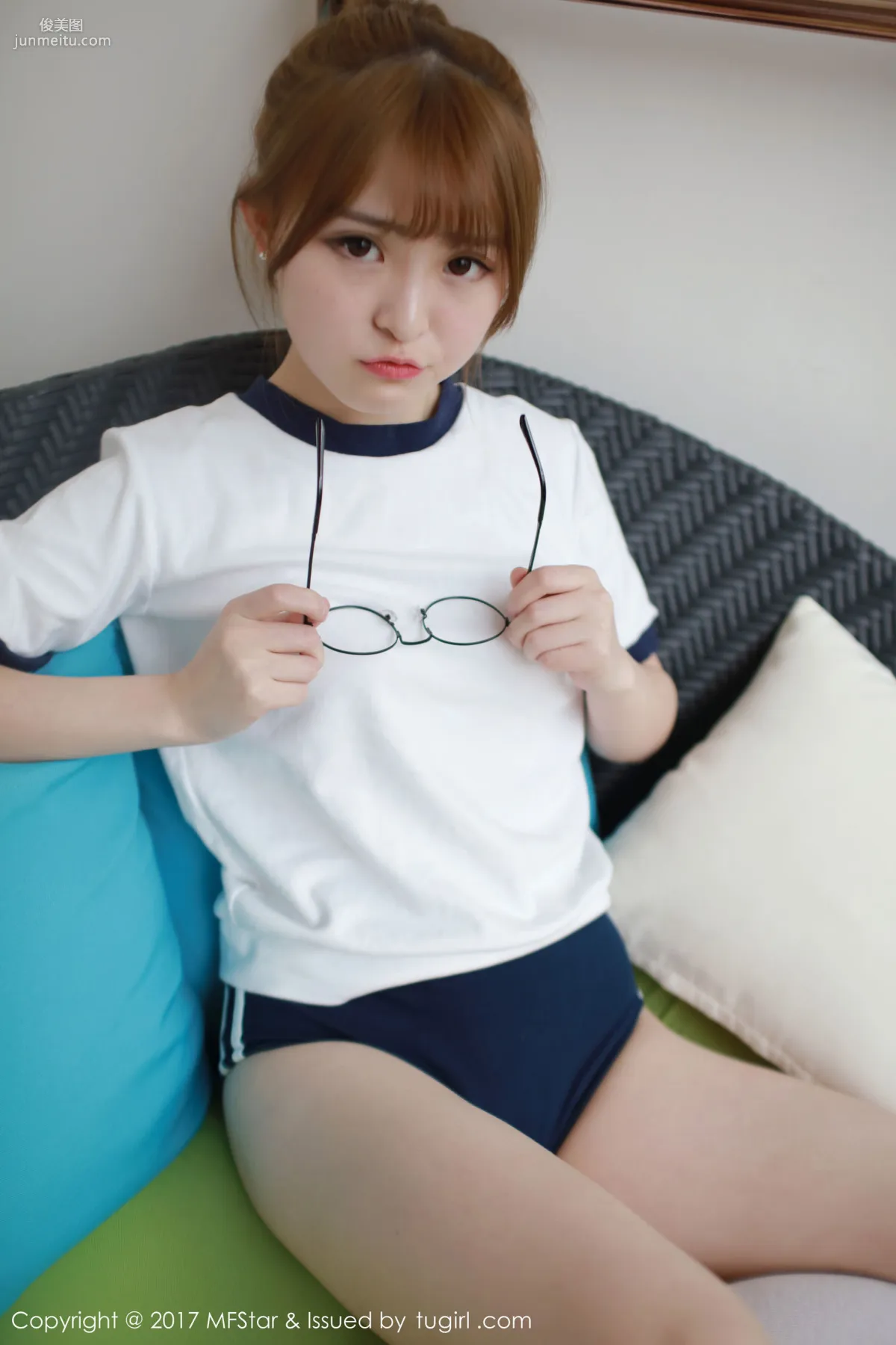 Yi Xiaoqi MoMo Sports Outfit + Glasses OL [MFStar] Vol.090 Photo Set photo 8