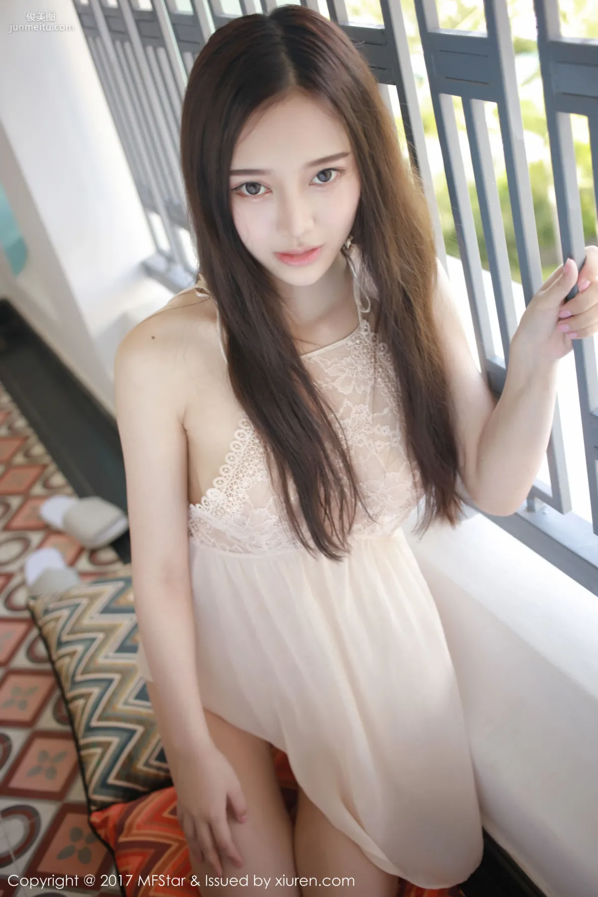 Tang Qier il, Beauty in Lace Dress [MFStar] VOL.101 Photo Set photo 2