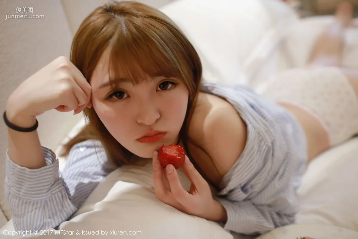Yi Xiaoqi MoMo, Strawberry Underwear + Shirt Series [MFStar] Vol.096 Photo Set photo 21