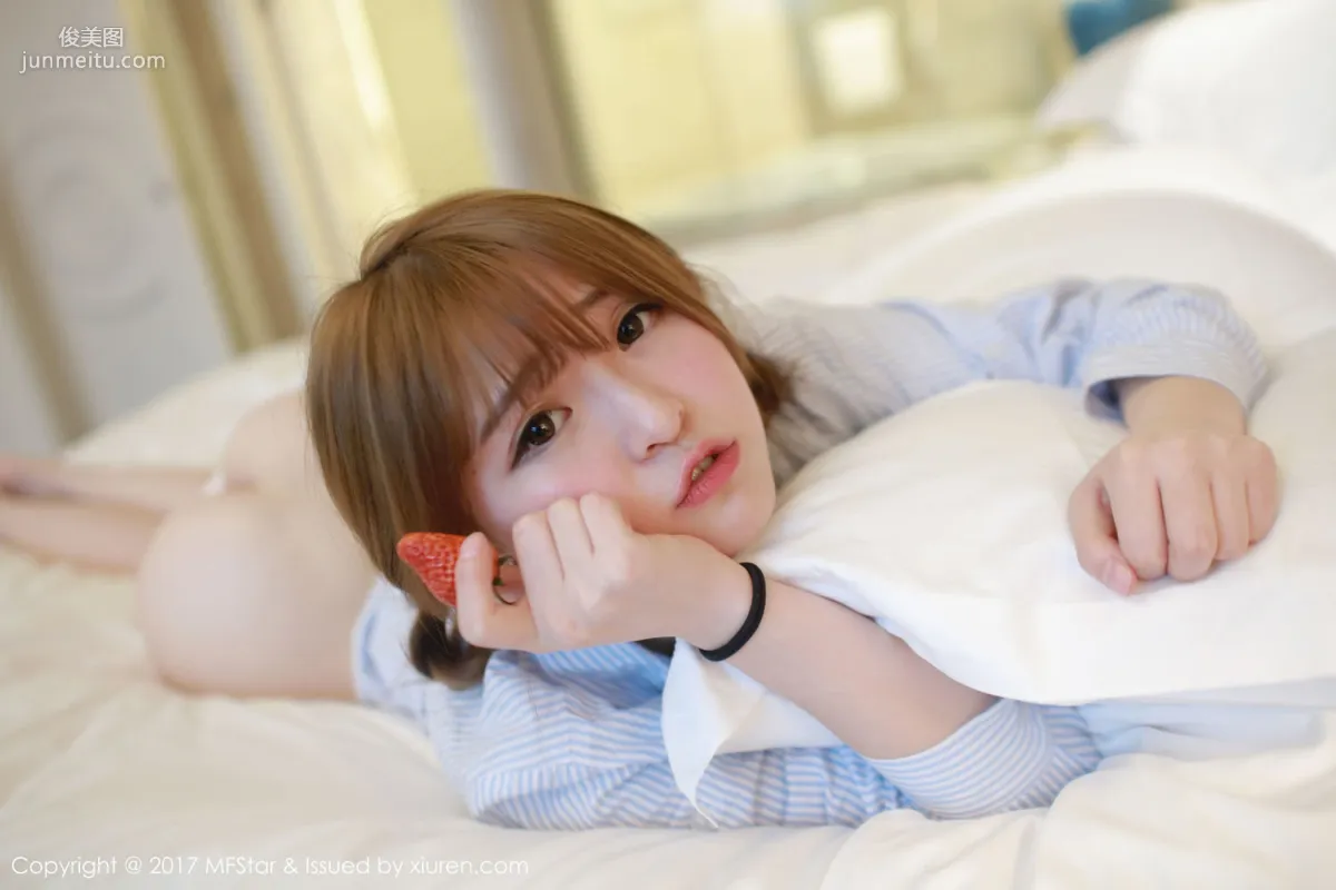 Yi Xiaoqi MoMo, Strawberry Underwear + Shirt Series [MFStar] Vol.096 Photo Set photo 49