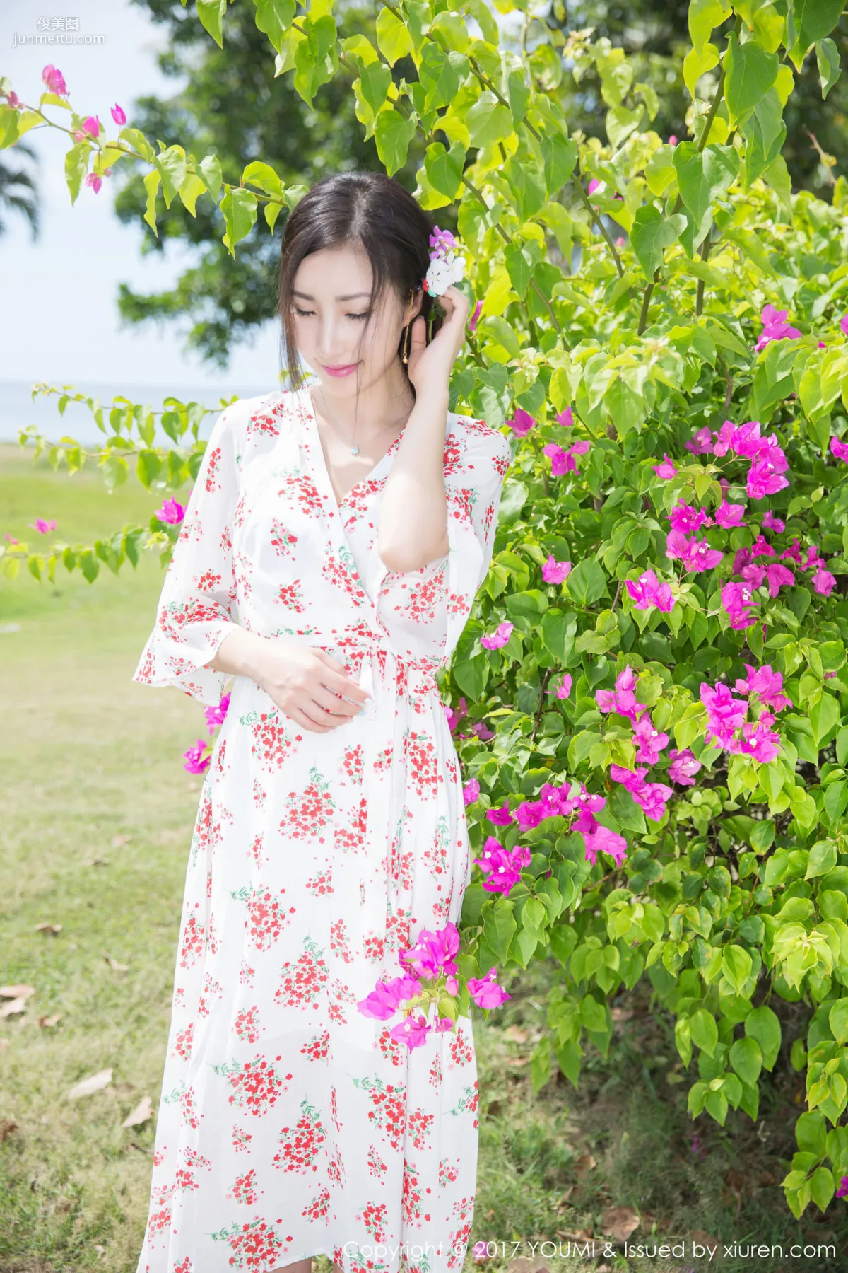 Yumi- Youmei "The Beautiful Fairy Standing by the Sea" [YouMi] Vol.030 Photo Set photo 35