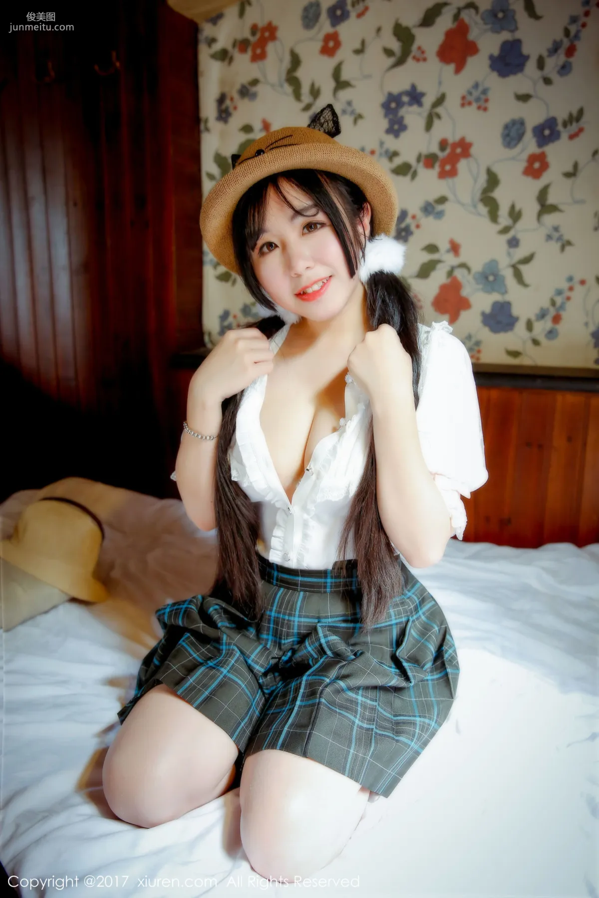 v菜《戴草帽的青澀私房少女》 [秀人網XIUREN] No.742 寫真集 25