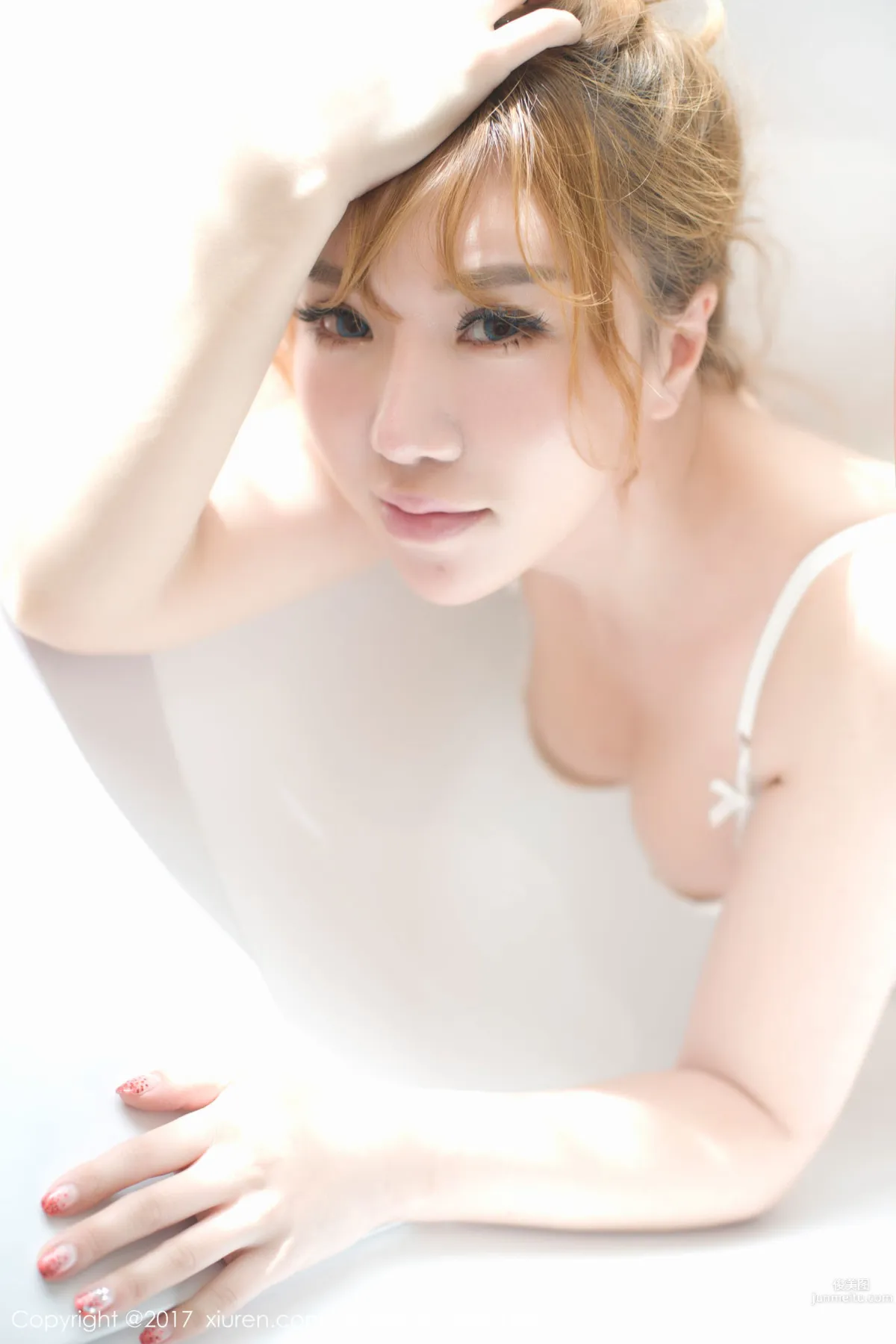 Xiaogongju Amy Round and Fair Beauty Round Breasts Slim Waist Model [XiuRen] No.778 Photo Set photo 32