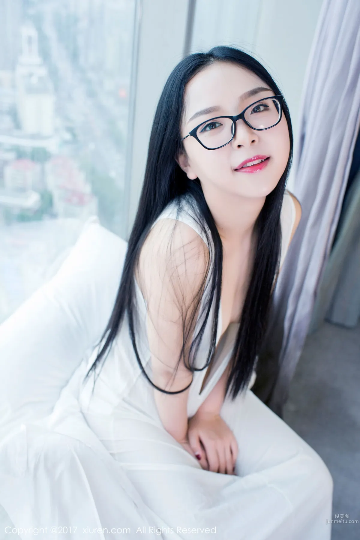 Wisdom Tooth Little Model @Huahua Li, Deep V Dress + School Swimsuit [XiuRen] No.772 Photo Set photo 3