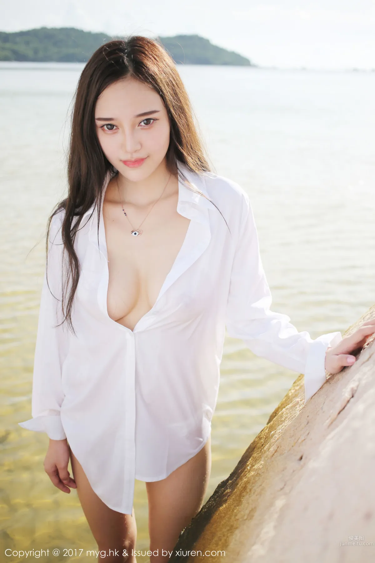 Tang Qier il, Seaside White Shirt and Short Skirt Series [MyGirl] VOL.259 Photo Set photo 27