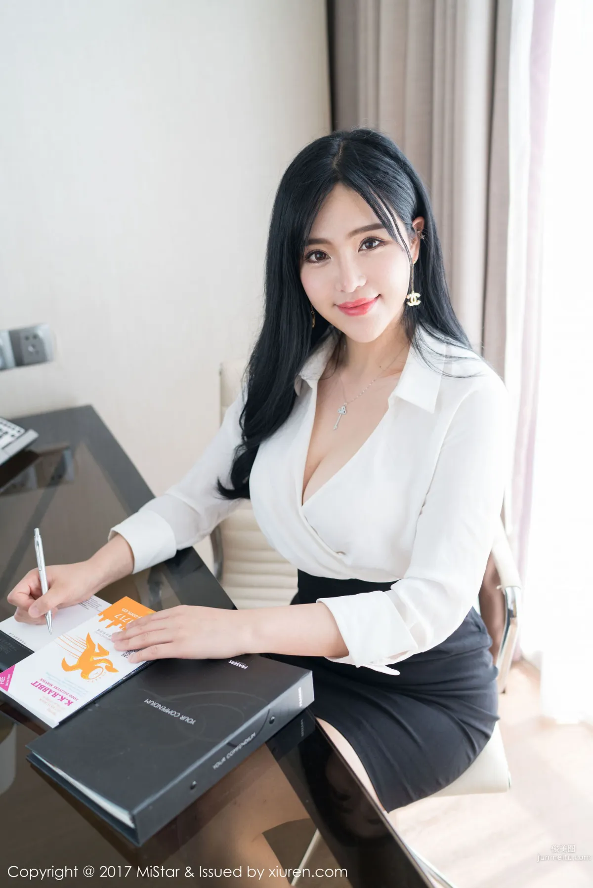 Liu Yuer Sexy OL Secretary Series [MiStar] VOL.172 Photo Set photo 23