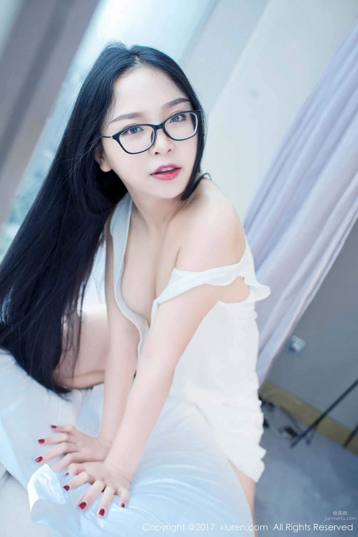 Wisdom Tooth Little Model @Huahua Li, Deep V Dress + School Swimsuit [XiuRen] No.772 Photo Set photo 8