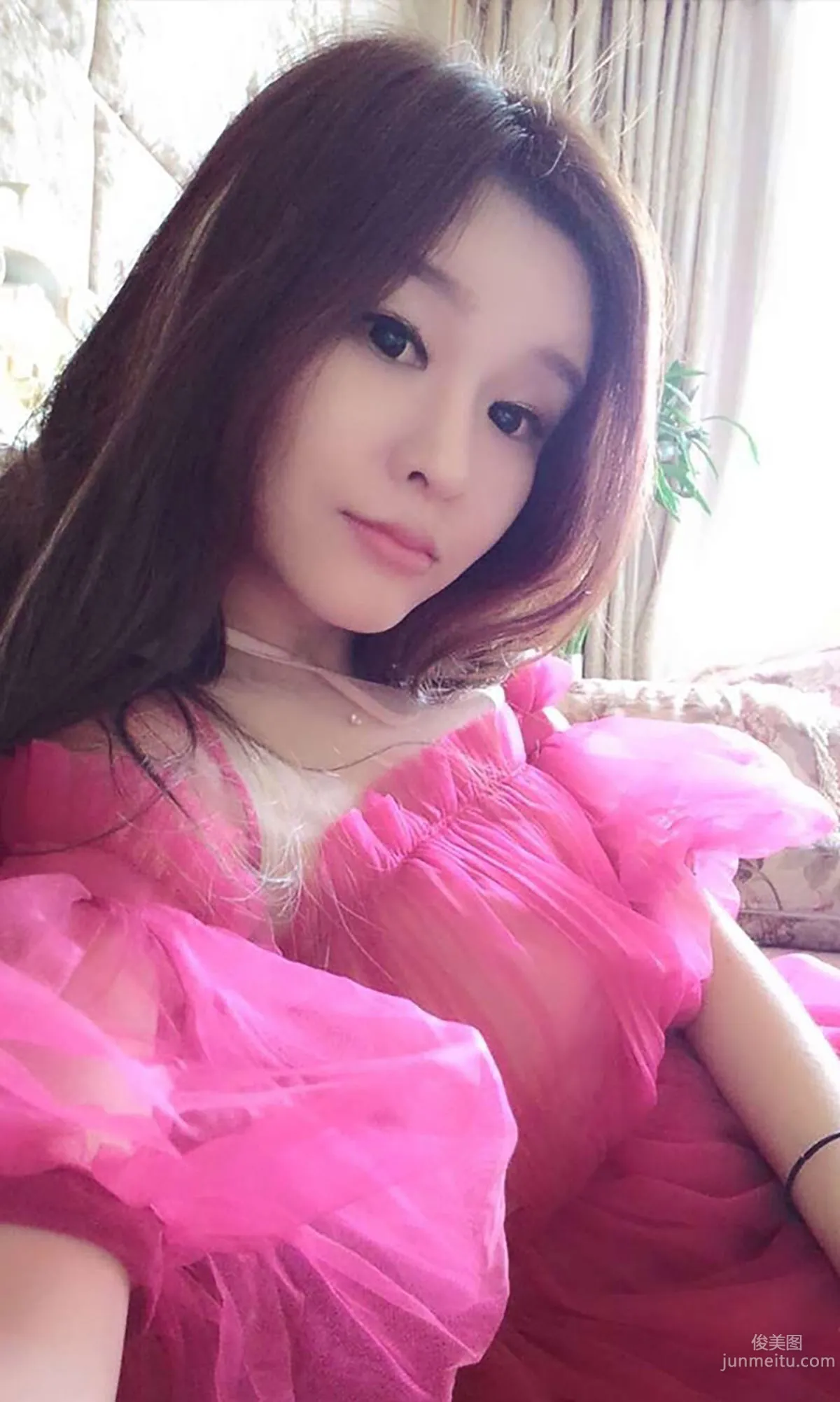 Chun Xiaoxi "Otaku Goddess, Alluring Breasts" [Ugirls App] No.015 Photo Set photo 3