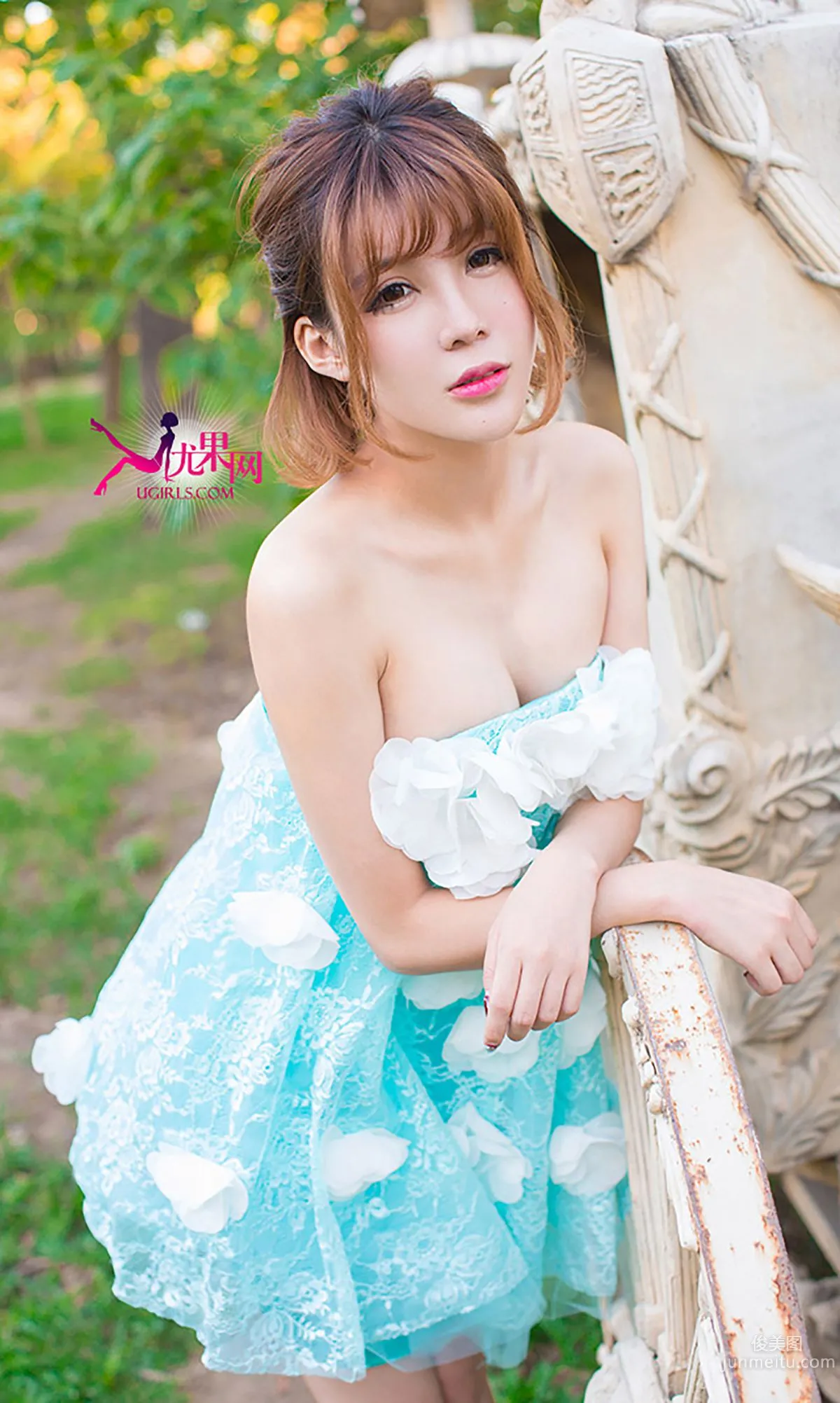 Lingzixin Alin, Sunshine on the Edge, Bright Smiling Face [Ugirls] No.054 Photo Set photo 19