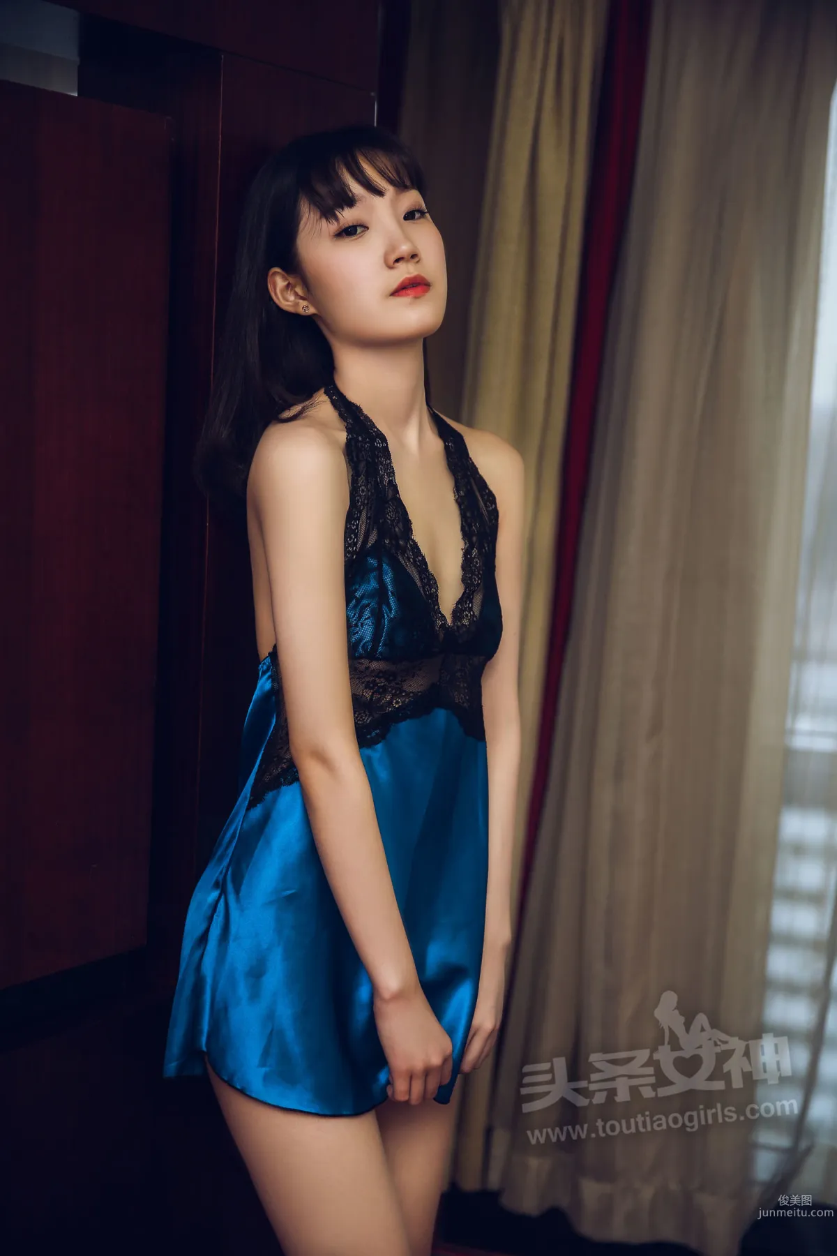 Lucy《羞涩蜜腿诱惑》 [头条女神] 写真集3